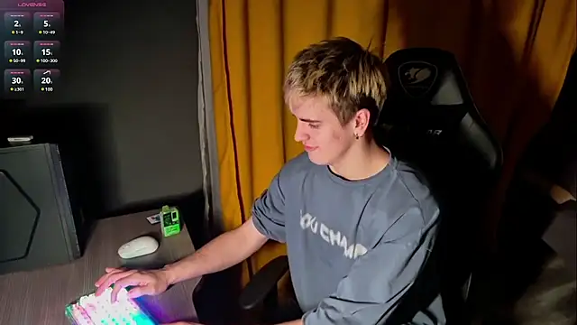 Snapshot of EdwinBlaze chatting on 02-13-25, 08:24 EdwinBlaze online show from 02-13-25, 08:24