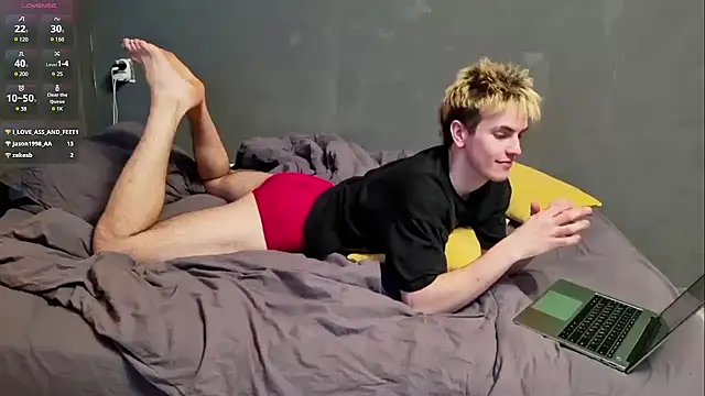 Snapshot of EdwinBlaze chatting on 02-15-25, 06:12 EdwinBlaze online show from 02-15-25, 06:12