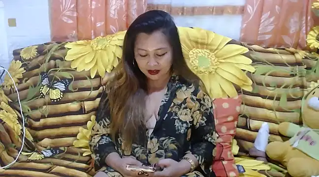 Snapshot of UrSweetClassyPinay chatting on 12-17-24, 11:39 UrSweetClassyPinay online show from 12-17-24, 11:39