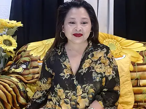 Snapshot of UrSweetClassyPinay chatting on 10-20-25, 04:29 UrSweetClassyPinay online show from 10-20-25, 04:29