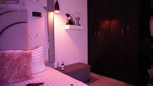 Julieta priv online show from 04-22-26, 02:07