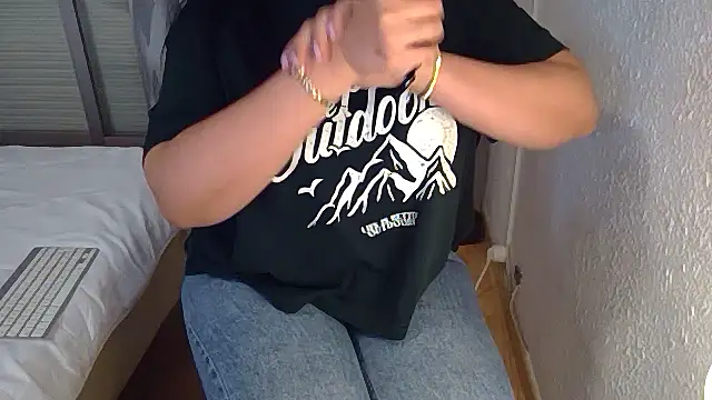 Halima misshotpussy13 online show from 03-03-26, 02:28