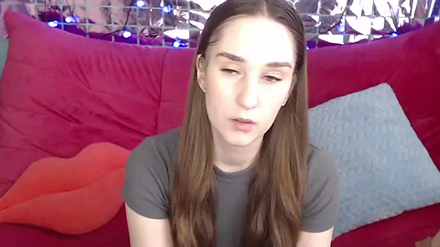 Snapshot of Margarettii chatting on 03-03-25, 05:42 Margarettii online show from 03-03-25, 05:42