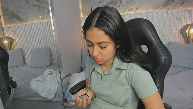 lucelly 15 online show from 11-26-25, 11:33