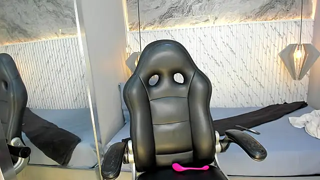 lucelly 15 online show from 12-02-25, 11:37