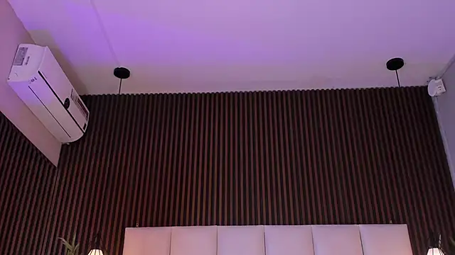 MelanieHillss online show from 04-10-26, 04:06