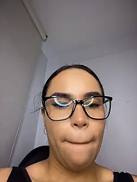 Naatalia online show from 04-18-26, 09:59