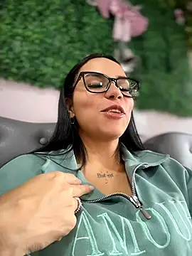 Snapshot of Naatalia chatting on 05-04-26, 07:32 Naatalia online show from 05-04-26, 07:32