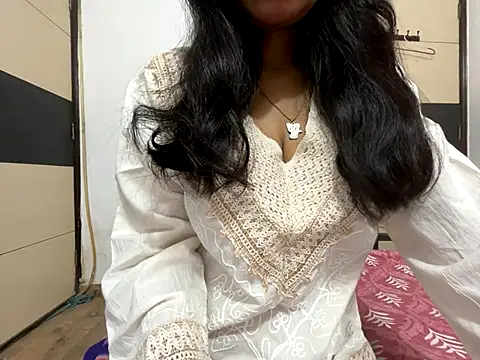 aliya bhatt online show from 10-22-25, 04:07