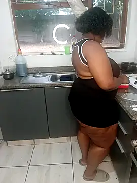 Snapshot of PinkMagic chatting on 09-19-25, 01:45 PinkMagic online show from 09-19-25, 01:45