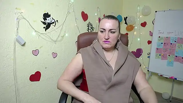 Snapshot of DianaMGG chatting on 03-01-25, 06:13 DianaMGG online show from 03-01-25, 06:13
