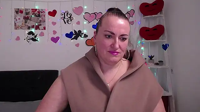 Snapshot of DianaMGG chatting on 03-02-25, 12:22 DianaMGG online show from 03-02-25, 12:22