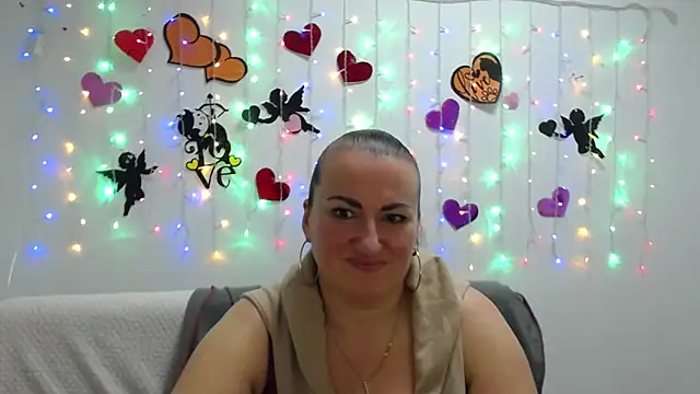 Snapshot of DianaMGG chatting on 03-05-25, 12:55 DianaMGG online show from 03-05-25, 12:55