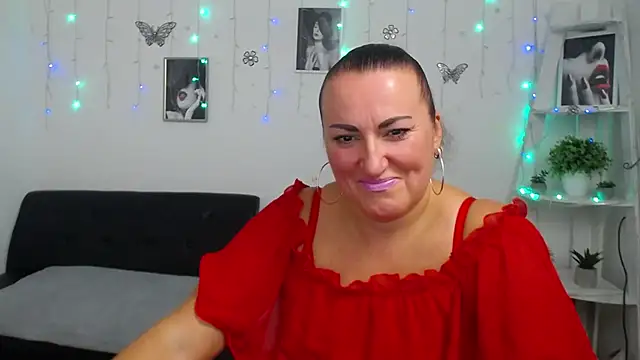 Snapshot of DianaMGG chatting on 10-01-25, 05:57 DianaMGG online show from 10-01-25, 05:57