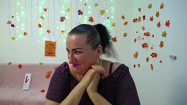 DianaMGG online show from 11-25-25, 06:46