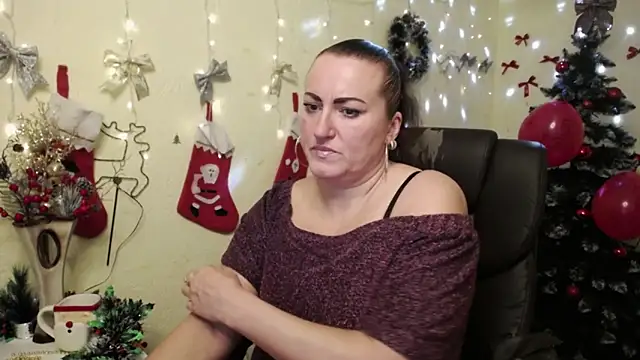 DianaMGG online show from 12-14-25, 07:07