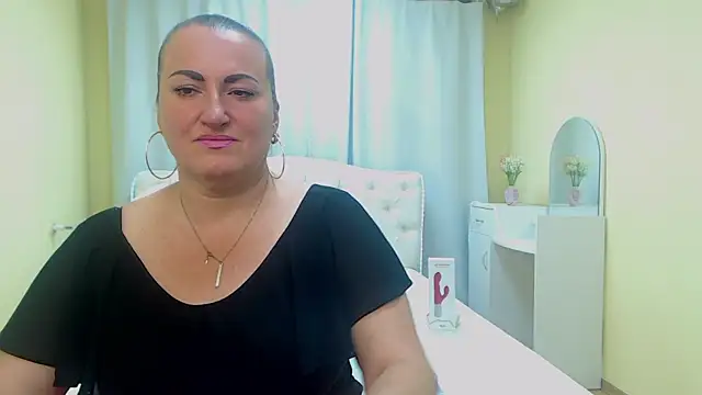 DianaMGG online show from 05-28-26, 05:27