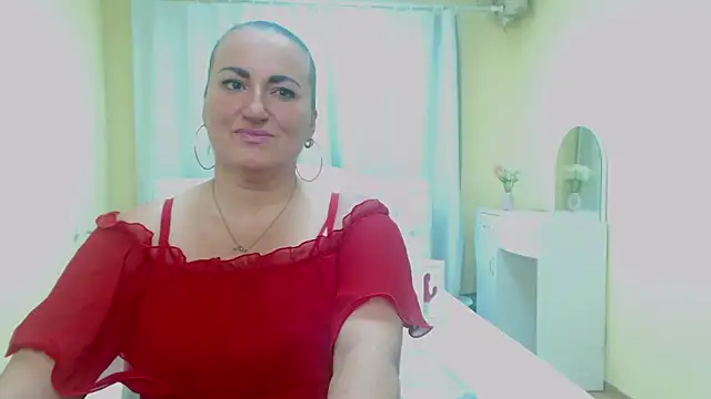 DianaMGG online show from 05-29-26, 05:38