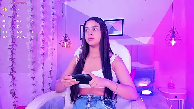 Bella walker  online show from 12-17-25, 08:15