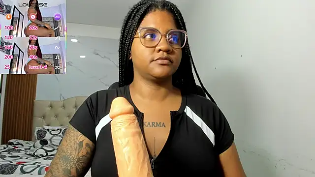 Snapshot of ZahraRose chatting on 06-01-26, 08:43 ZahraRose online show from 06-01-26, 08:43