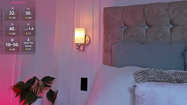 Snapshot of JasmineRoss_1 chatting on 12-20-25, 06:37 JasmineRoss 1 online show from 12-20-25, 06:37