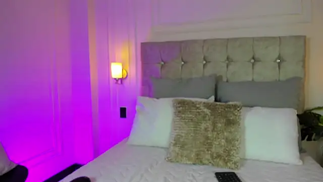 Snapshot of JasmineRoss_1 chatting on 01-15-26, 06:33 JasmineRoss 1 online show from 01-15-26, 06:33