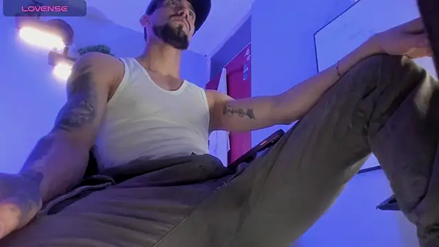 K cique online show from 10-30-25, 12:01