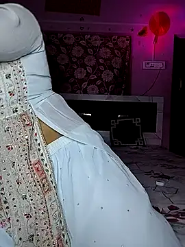 Snapshot of srijashemale chatting on 10-11-25, 06:39 srijashemale online show from 10-11-25, 06:39