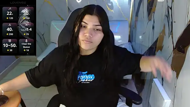 Snapshot of melany_rouse18 chatting on 05-26-26, 09:33 melany rouse18 online show from 05-26-26, 09:33