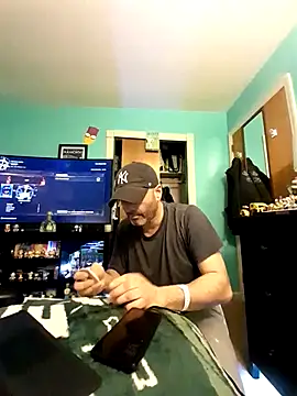 Snapshot of Novabear6996 chatting on 03-21-25, 01:02 Novabear6996 online show from 03-21-25, 01:02