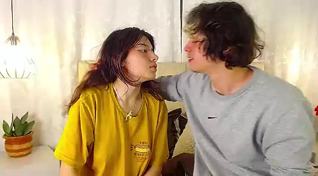 Snapshot of fyreandfox_ chatting on 03-10-25, 10:34 fyreandfox  online show from 03-10-25, 10:34