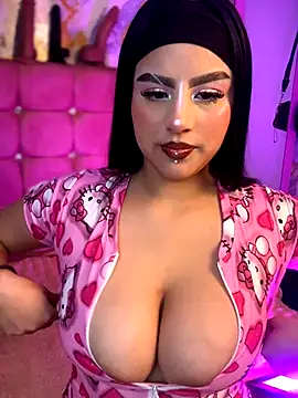 Snapshot of Bonbom_sr chatting on 12-22-25, 05:37 Bonbom sr online show from 12-22-25, 05:37