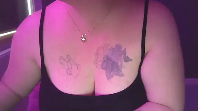 Snapshot of sizha6 chatting on 05-22-26, 04:45 sizha6 online show from 05-22-26, 04:45