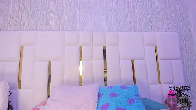 hillary uckerman  online show from 10-19-25, 11:44