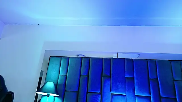 Aisha Nowak online show from 10-10-25, 03:22