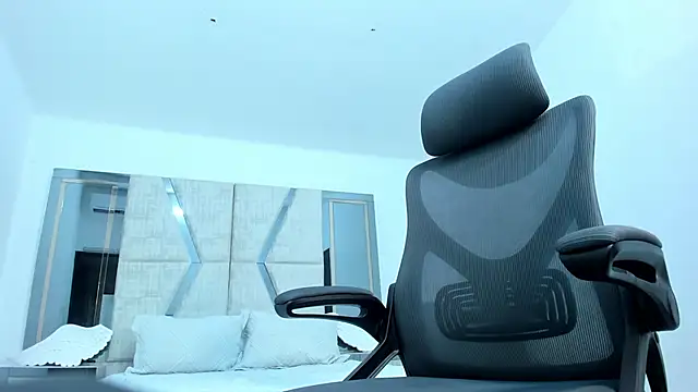 JacobRoberts1 online show from 02-14-25, 08:52