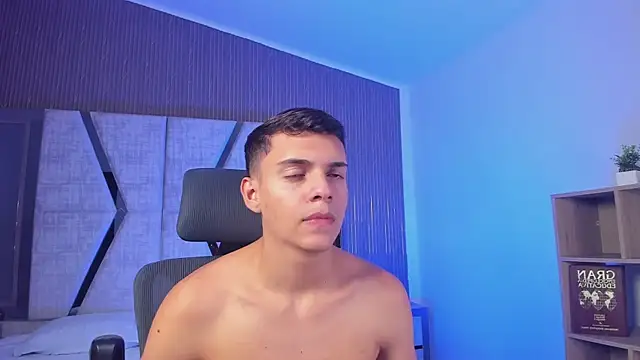 JacobRoberts1 online show from 10-03-25, 07:44