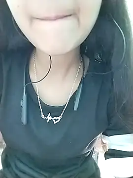 Snapshot of Aaradhna-hoy chatting on 03-08-25, 05:07 Aaradhna-hoy online show from 03-08-25, 05:07