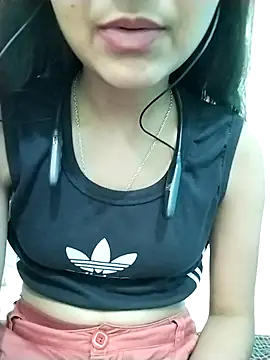 Snapshot of Aaradhna-hoy chatting on 03-08-25, 08:11 Aaradhna-hoy online show from 03-08-25, 08:11