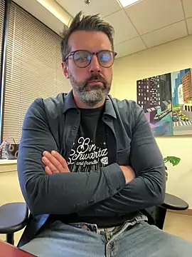 plaintreebull online show from 04-02-26, 04:15