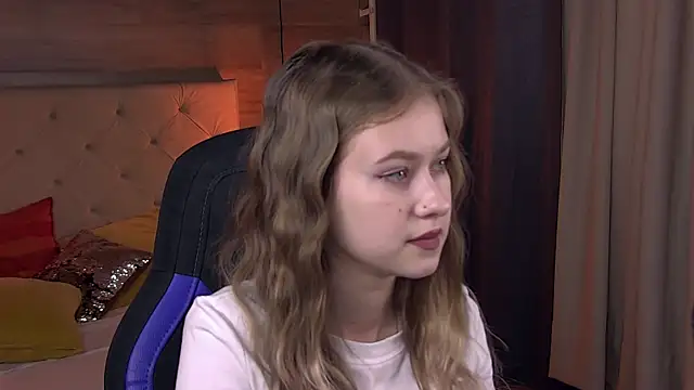 EveMundie online show from 02-21-25, 12:28