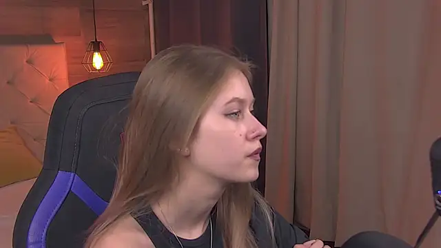 EveMundie online show from 02-22-25, 03:36