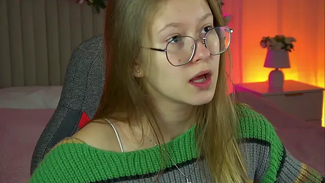 EveMundie online show from 10-17-25, 09:34