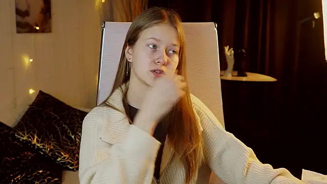 EveMundie online show from 12-17-25, 07:47