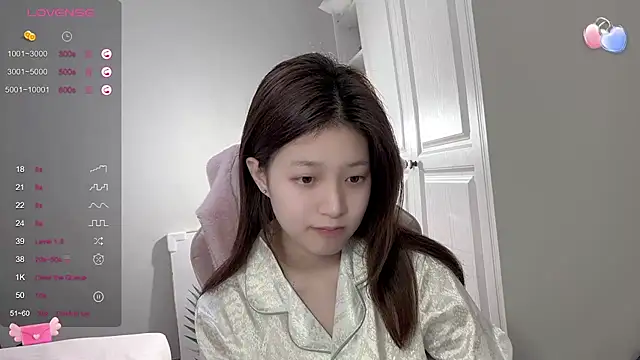 Snapshot of YaYa-521 chatting on 02-20-25, 10:48 YaYa-521 online show from 02-20-25, 10:48