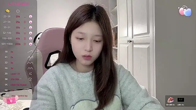 Snapshot of YaYa-521 chatting on 03-21-25, 12:17 YaYa-521 online show from 03-21-25, 12:17