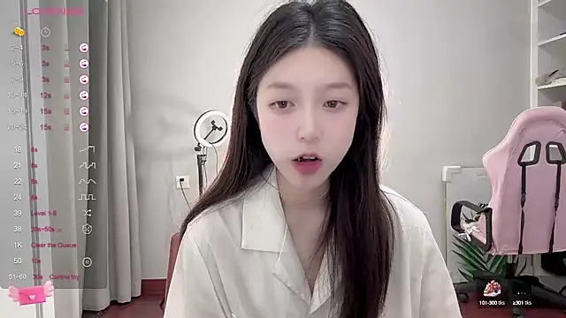 Snapshot of YaYa-521 chatting on 10-11-25, 10:14 YaYa-521 online show from 10-11-25, 10:14