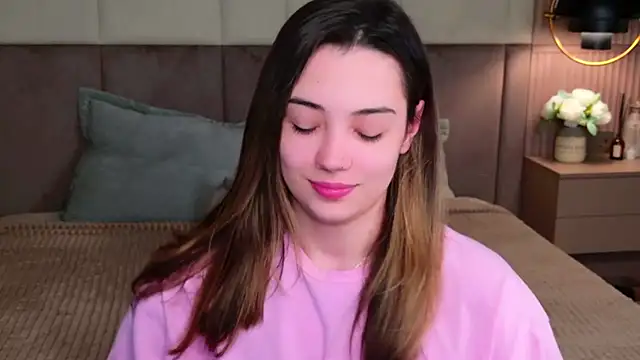 Snapshot of Alice_Deleon chatting on 02-20-25, 08:47 Alice Deleon online show from 02-20-25, 08:47