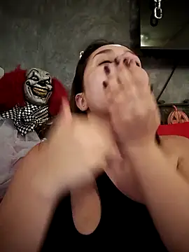 EmmaSulivan online show from 10-21-25, 12:44