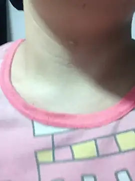 Snapshot of EmmaSulivan chatting on 05-23-26, 10:19 EmmaSulivan online show from 05-23-26, 10:19